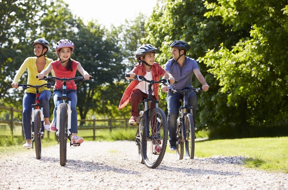 Familie på cykeltur